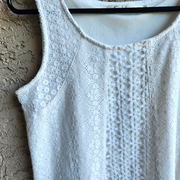 Solitare Crochet Lace Eyelet Cream Tank Small - Picture 3 of 11
